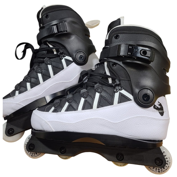 *Custom* AG 15 MONTRE LIVINGSTON PRO SKATE WHITE / BLACK